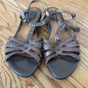 Clarks sandals size 7.5